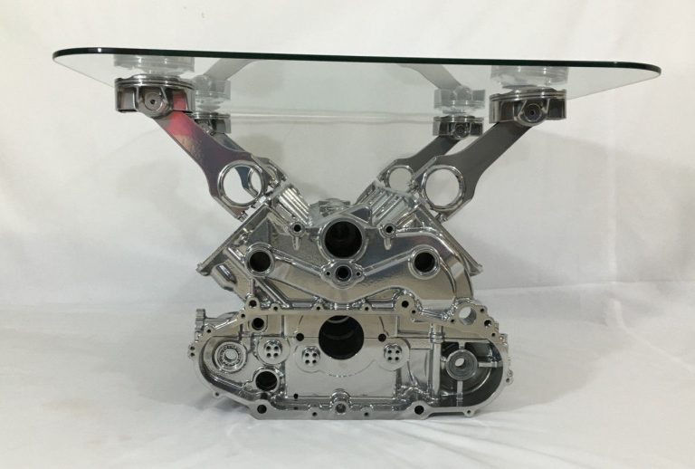 cosworth with pistons 3